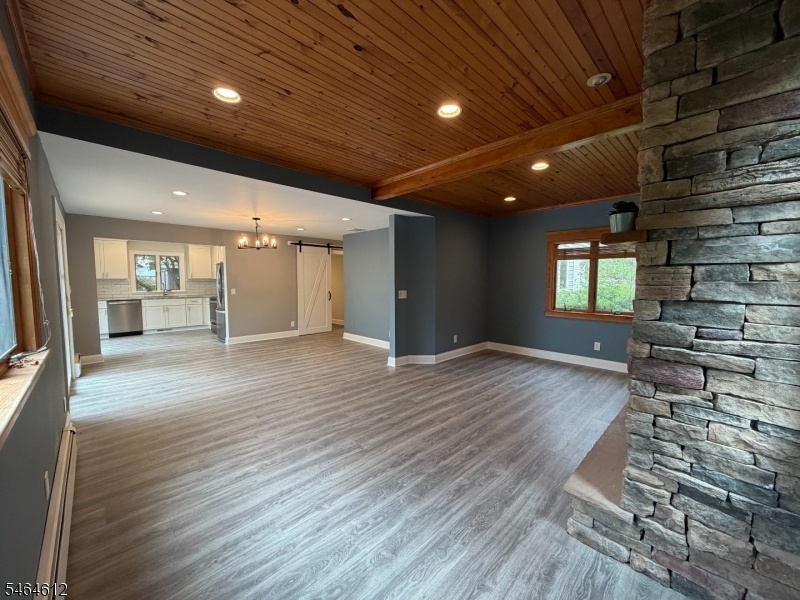 great rm open to dining & Kit