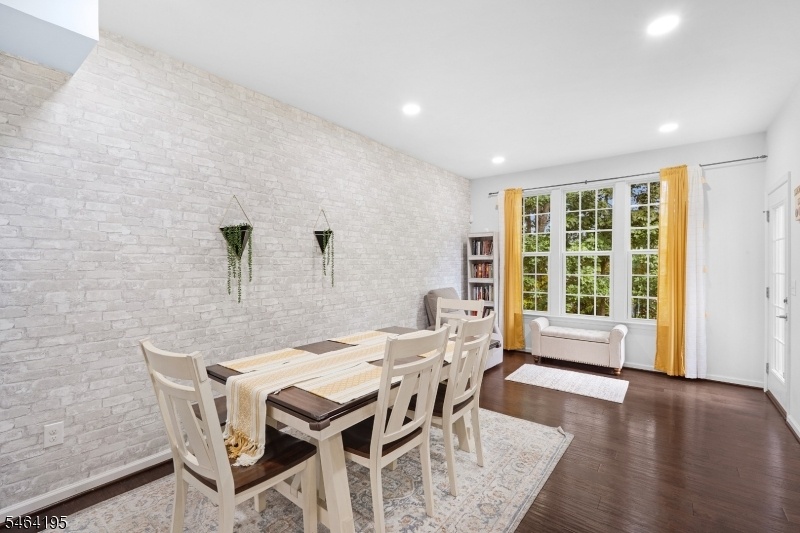 Dining Area & Reading Nook