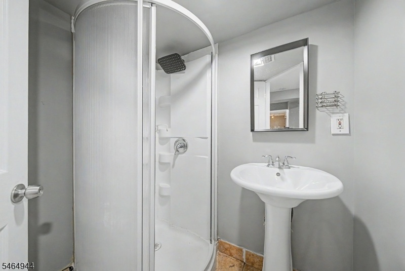Full bath basement