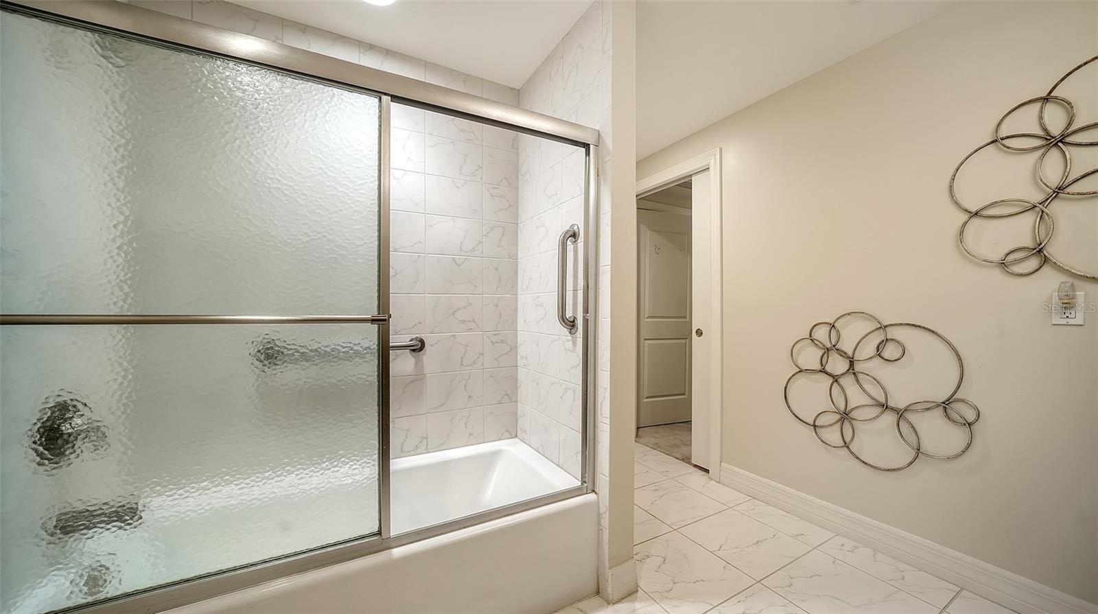 2nd bathroom