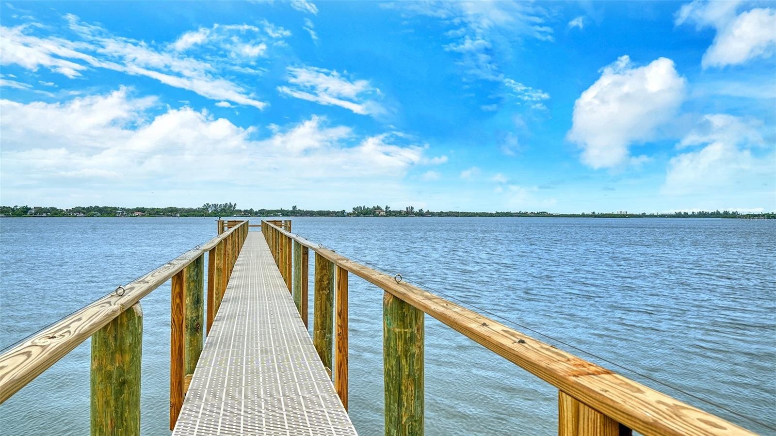 Fishing pier