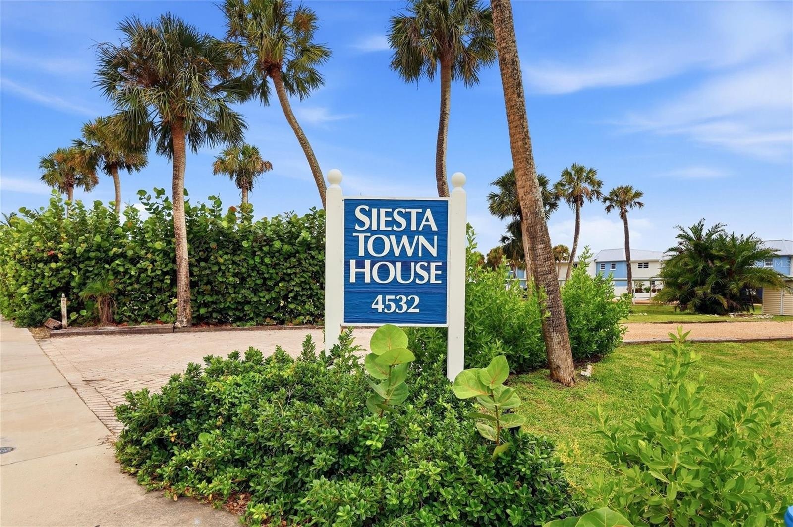 Entry from Ocean Blvd.