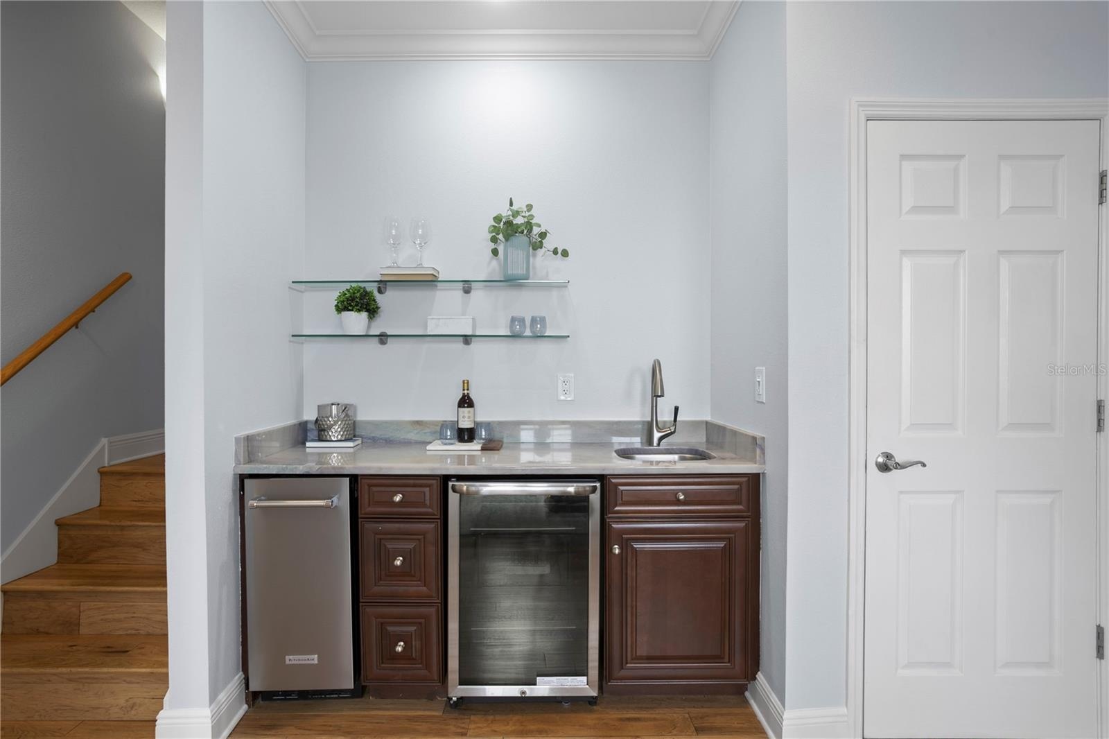 Wet bar right off of Dining Room