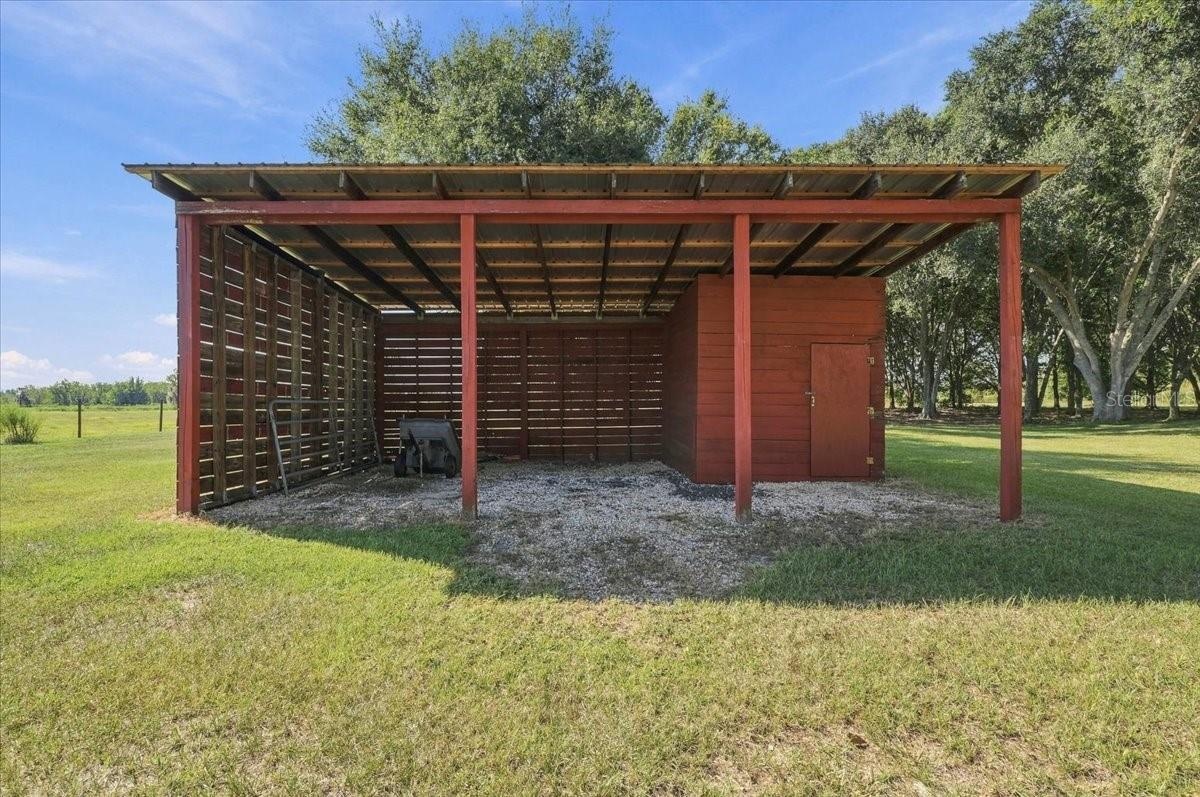 Pole barn