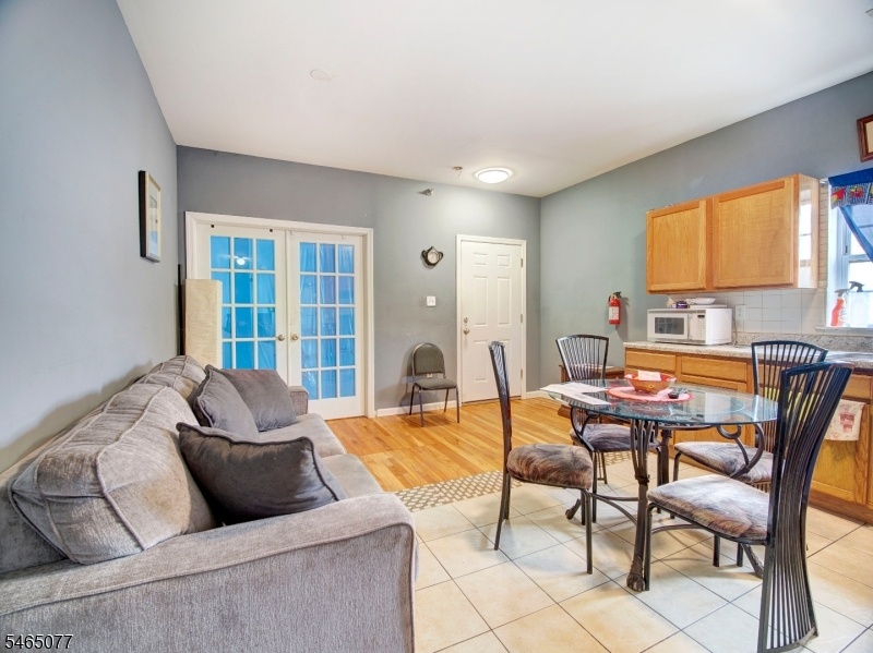 Living room/Kitchen