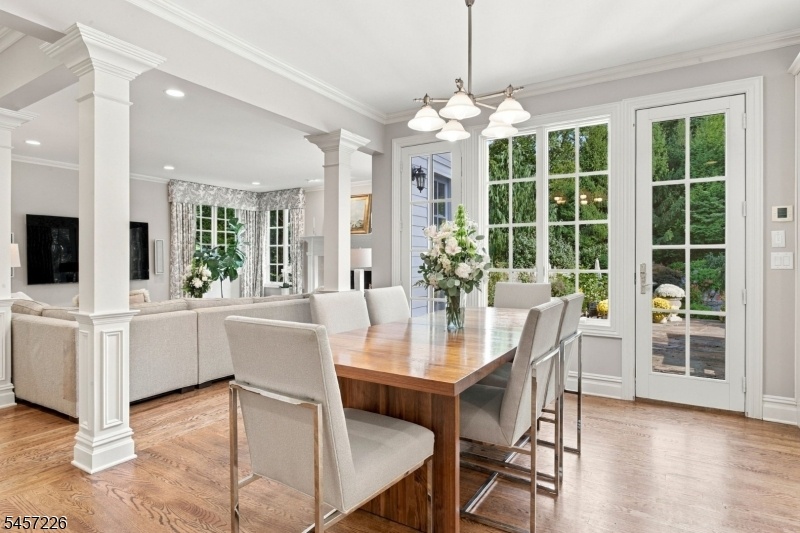 Kitchen Eating Area