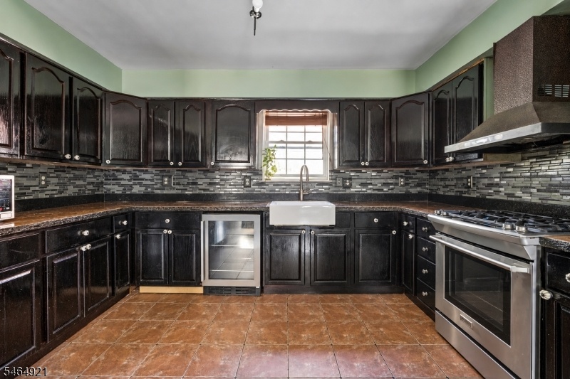 Kitchen decluttered Unit 2