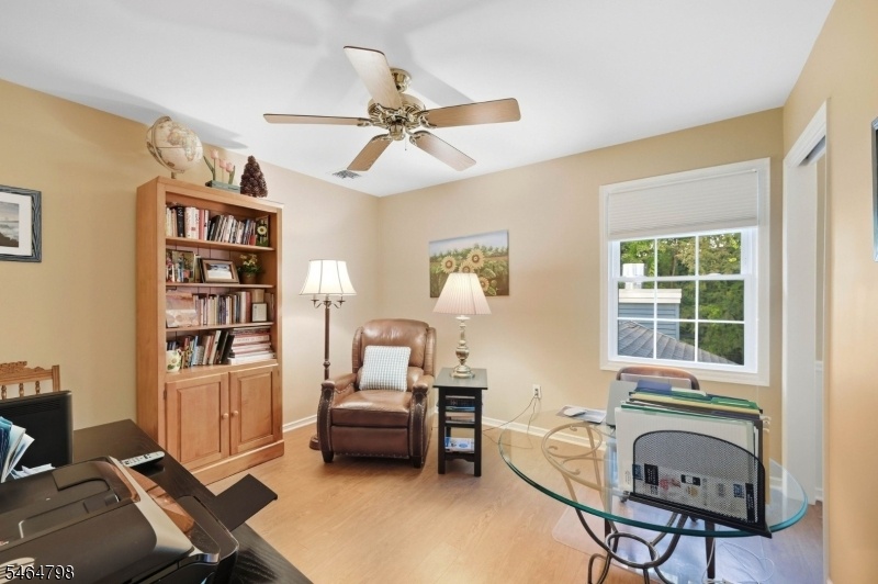 Bedroom/Office