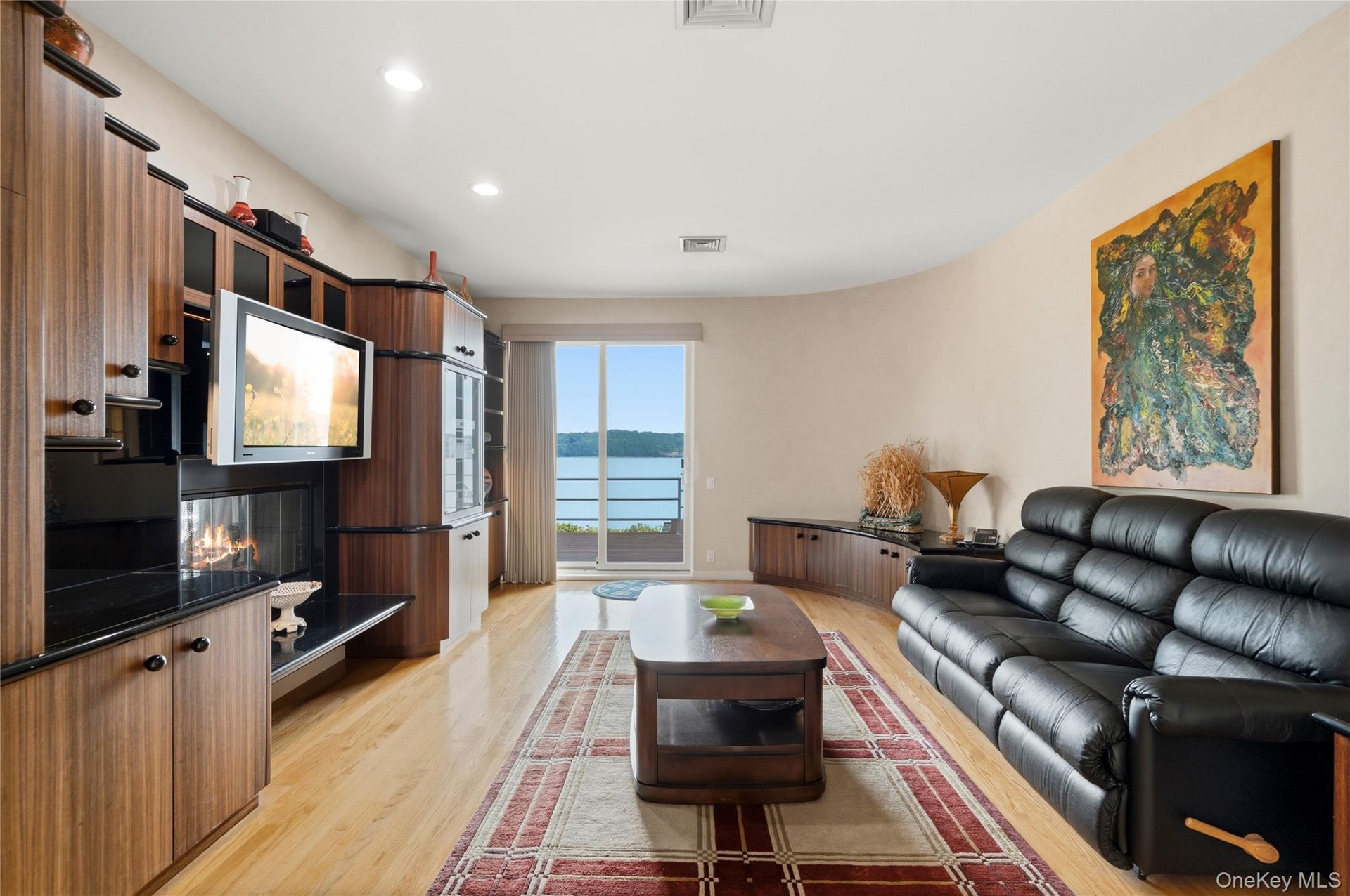 Den/Bedroom