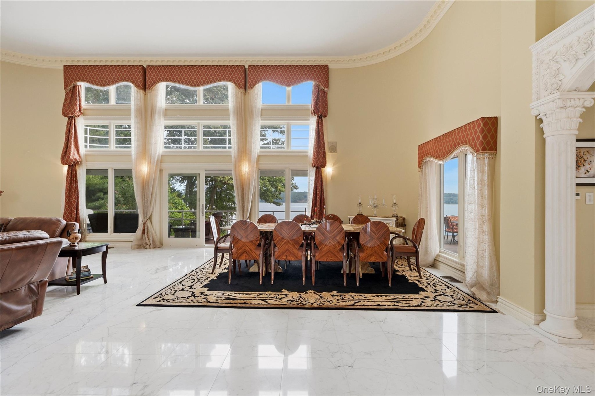 Expansive living and entertaining space