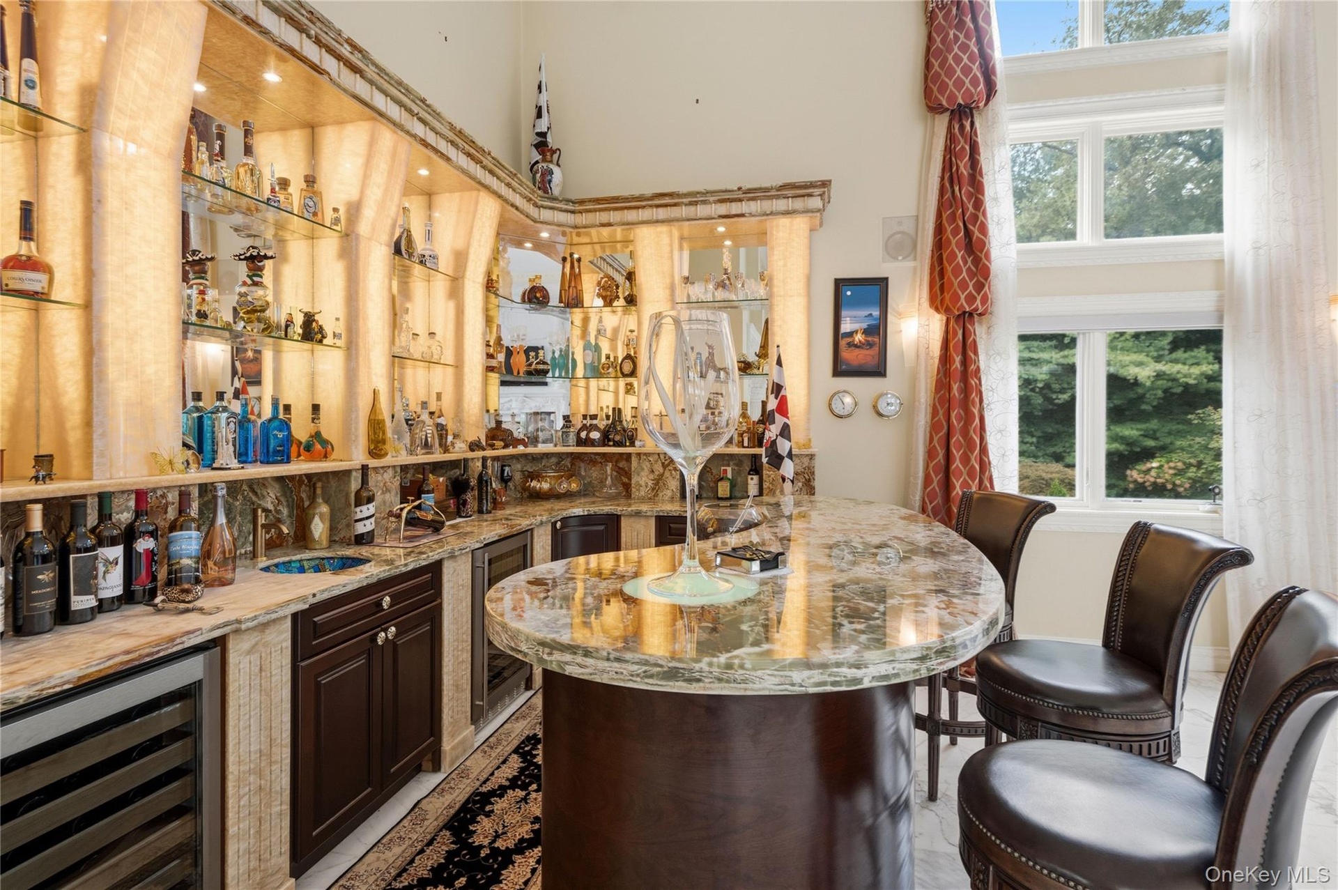 Onyx Wet bar