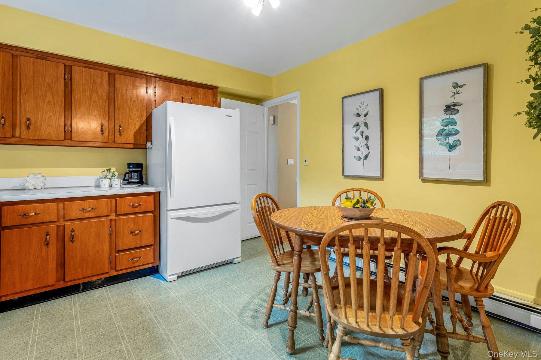 Eat in kitchen