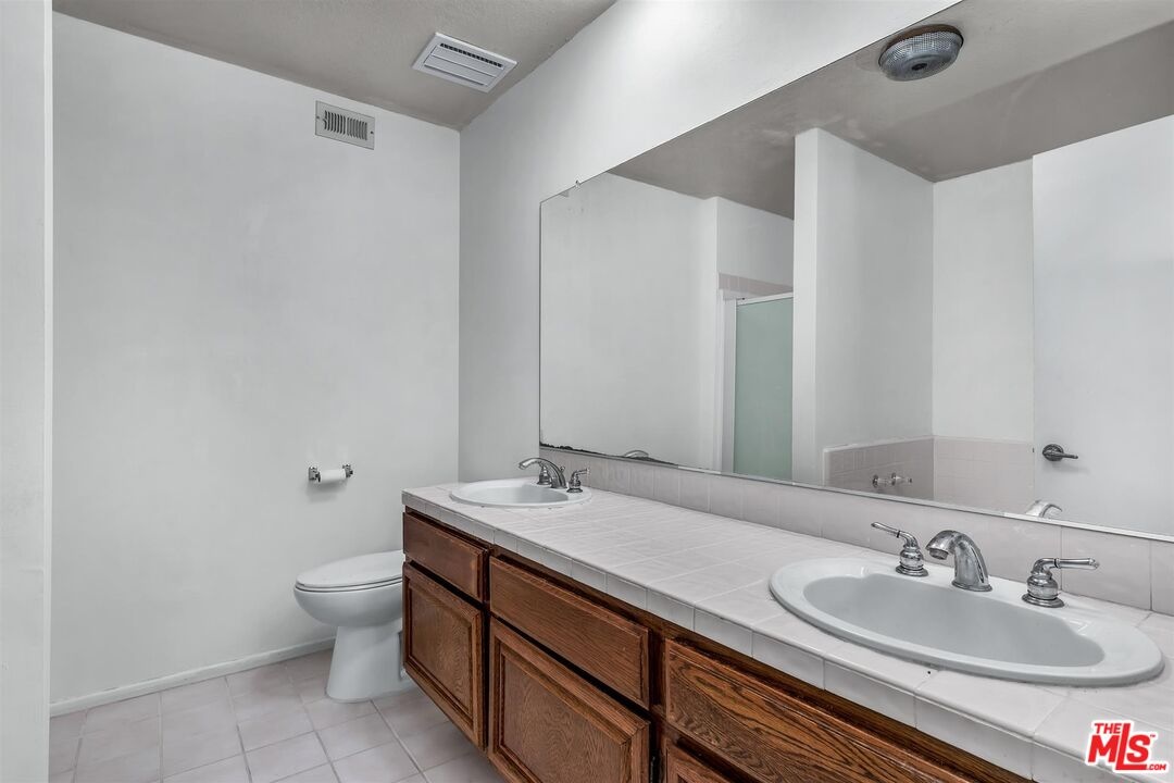 Primary bedroom bath