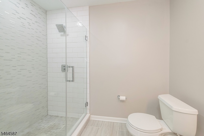 1st Floor Bath