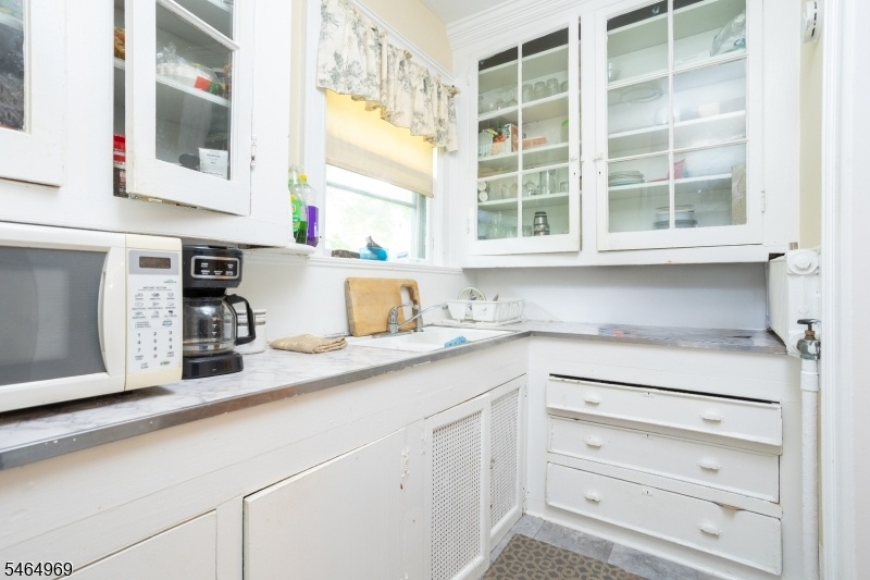 APT A KITCHEN NOOK