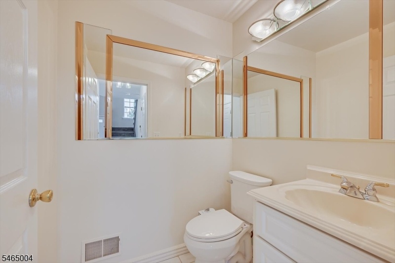 Half bath main floorf