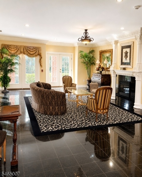 Lobby Sitting Room