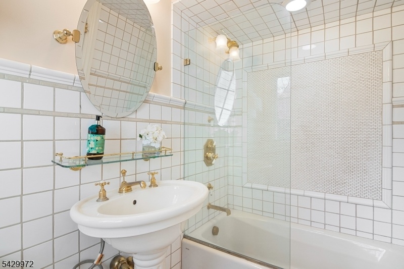 En Suite Bath