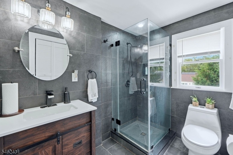 Upstairs Full Bath