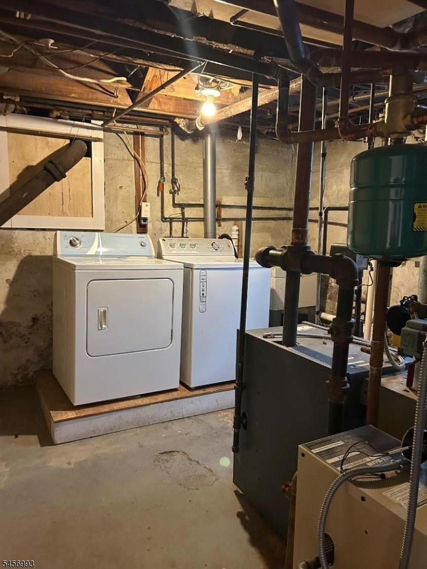 Unit one washer dryer utility