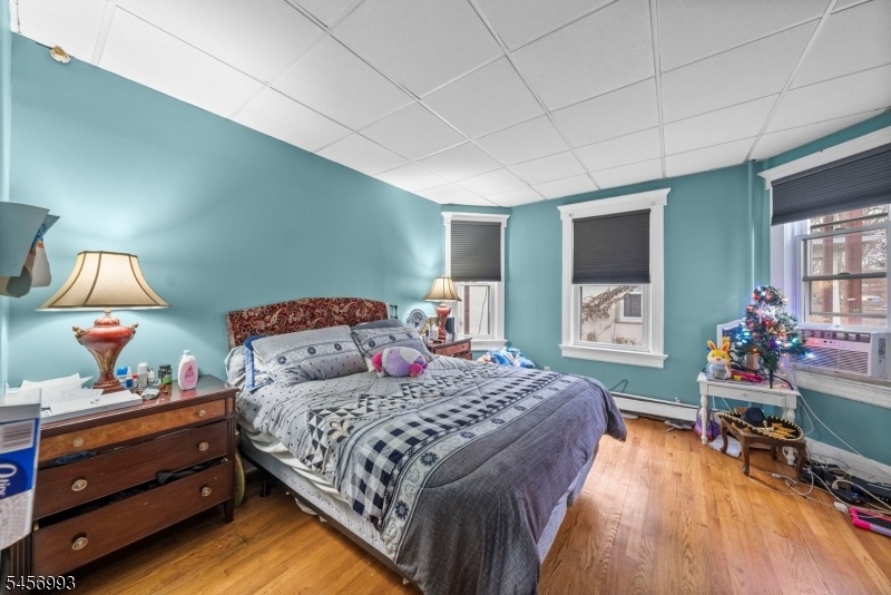 FIRST FLOOR BEDROOM