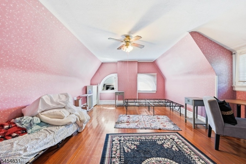 5TH BEDROOM