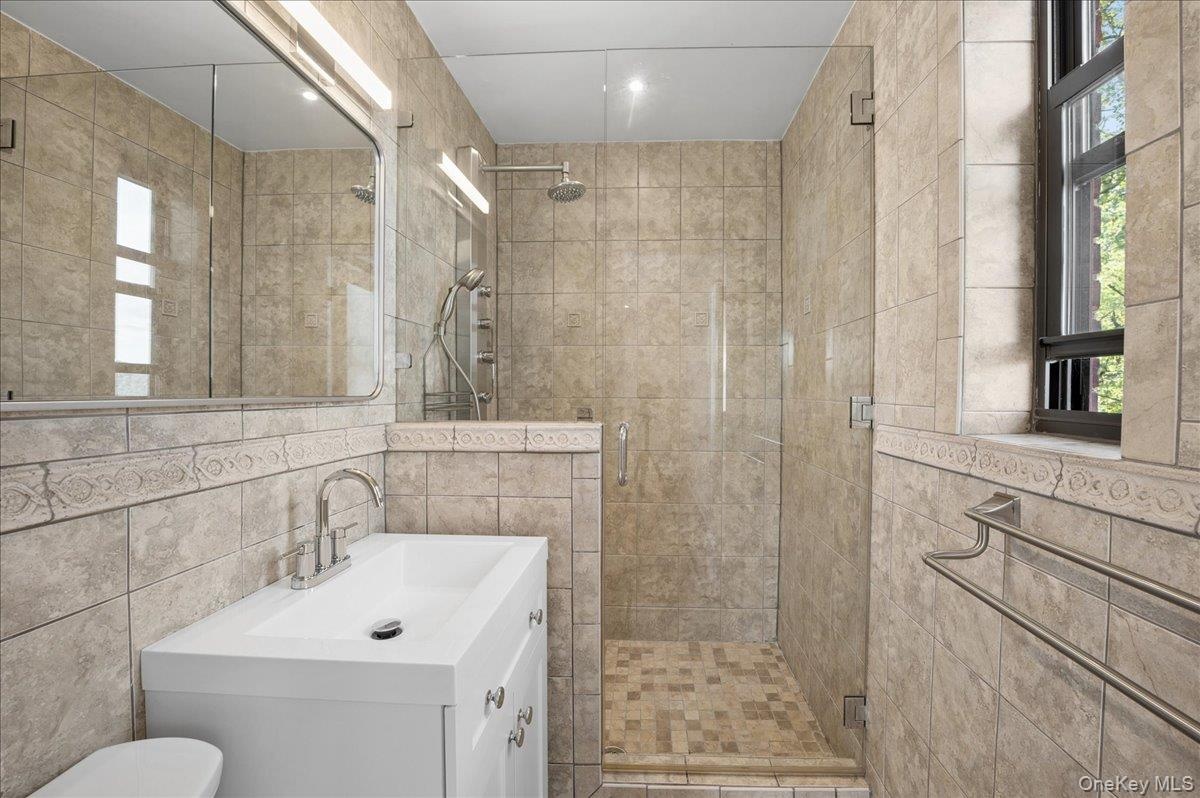 Renovated en-suite bath