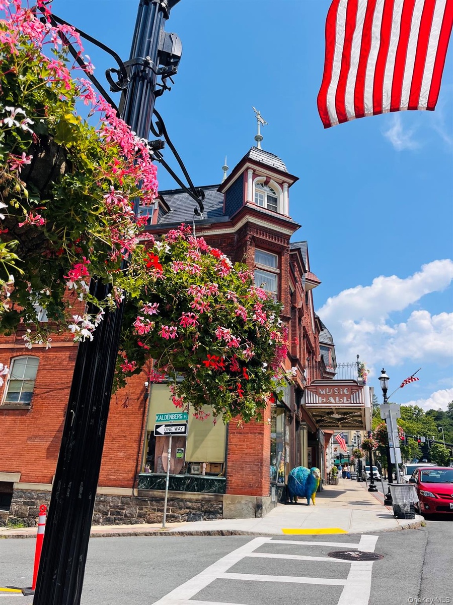 Home to the legendary Tarrytown Music Hall. Enjoy antique shopping, cafes and world class restaurants in this historic town
