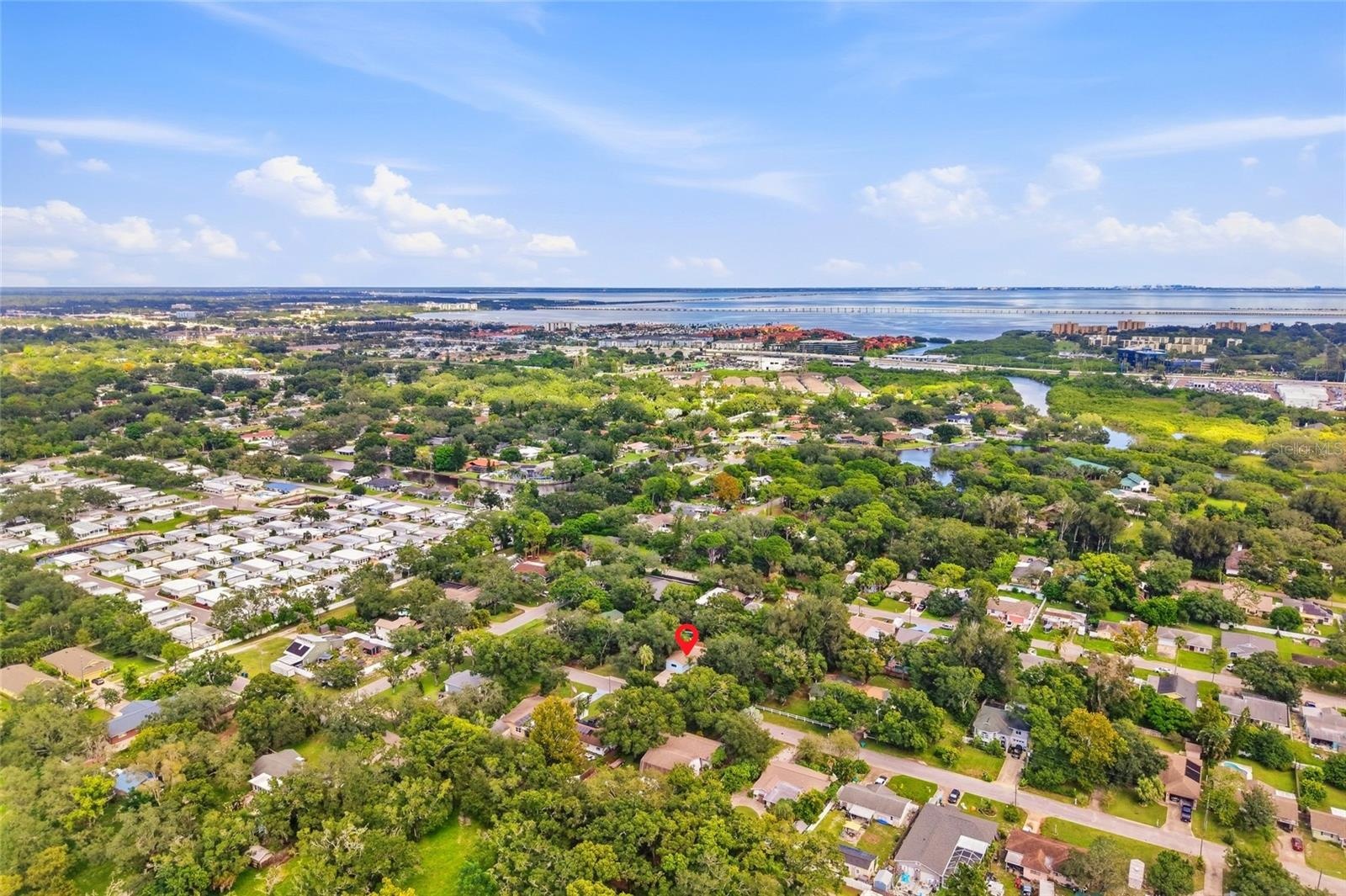 Located 22-minute drive to Clearwater Beach AND only a 14 minute drive to the beach at Courtney Campbell Causeway.