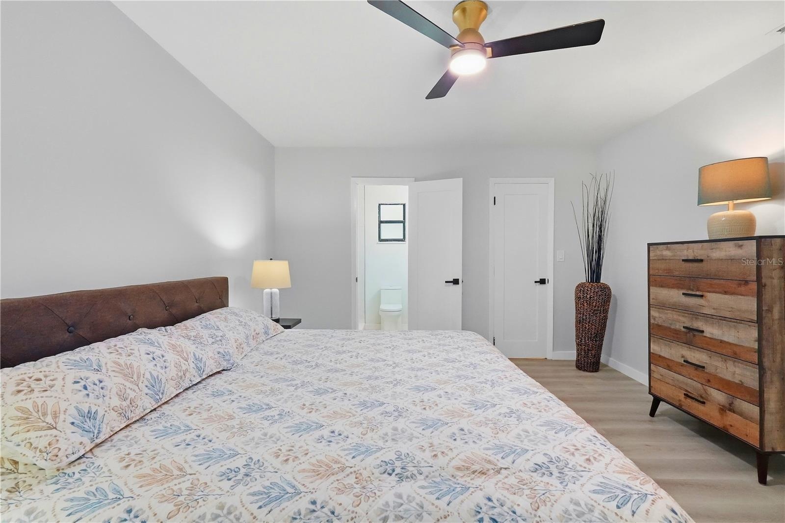 Primary Bedroom Features an En-Suite Bathroom.