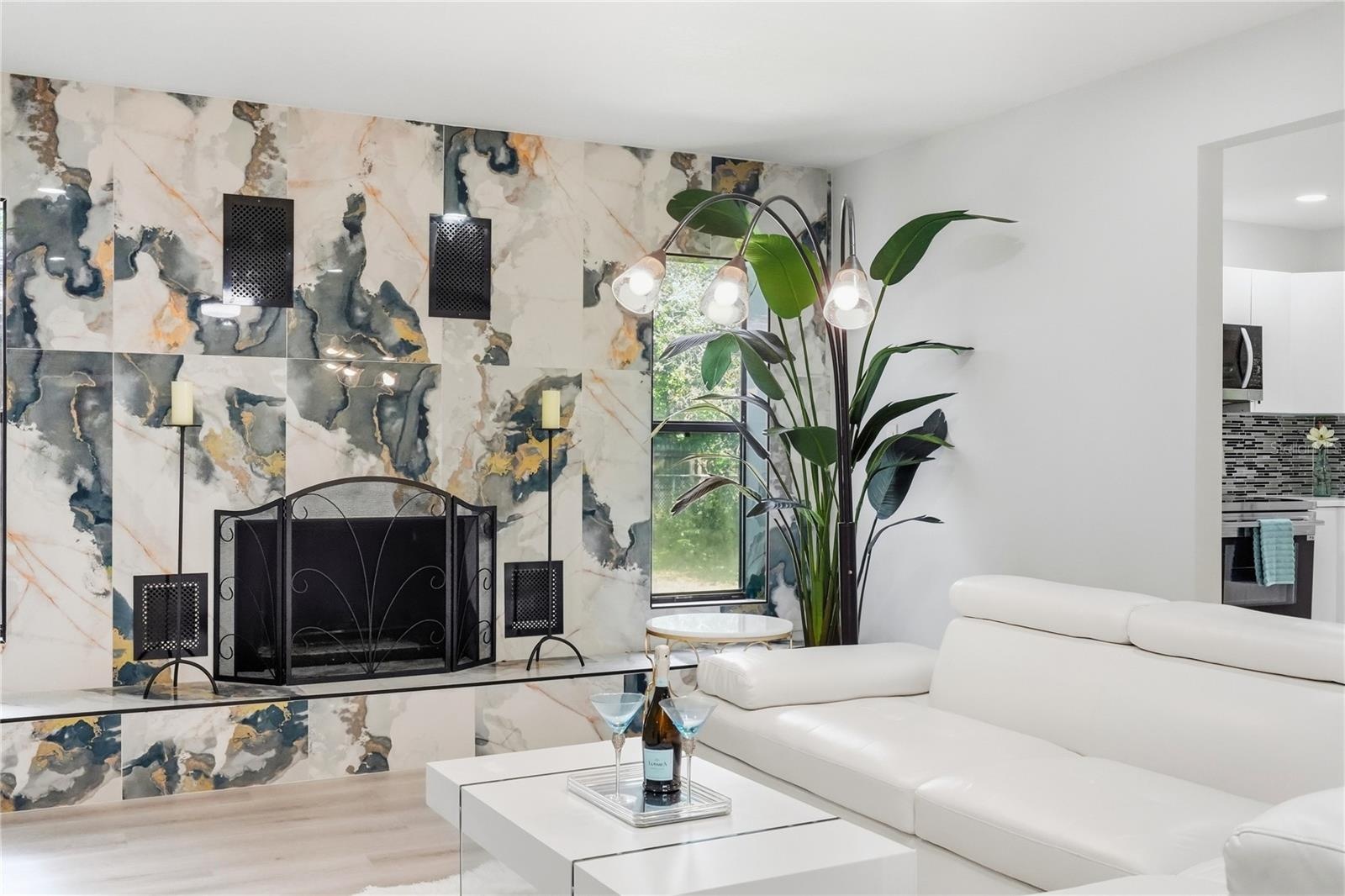 Stunning Feature Wall - Fireplace with "Heatilator" Wall Vents
