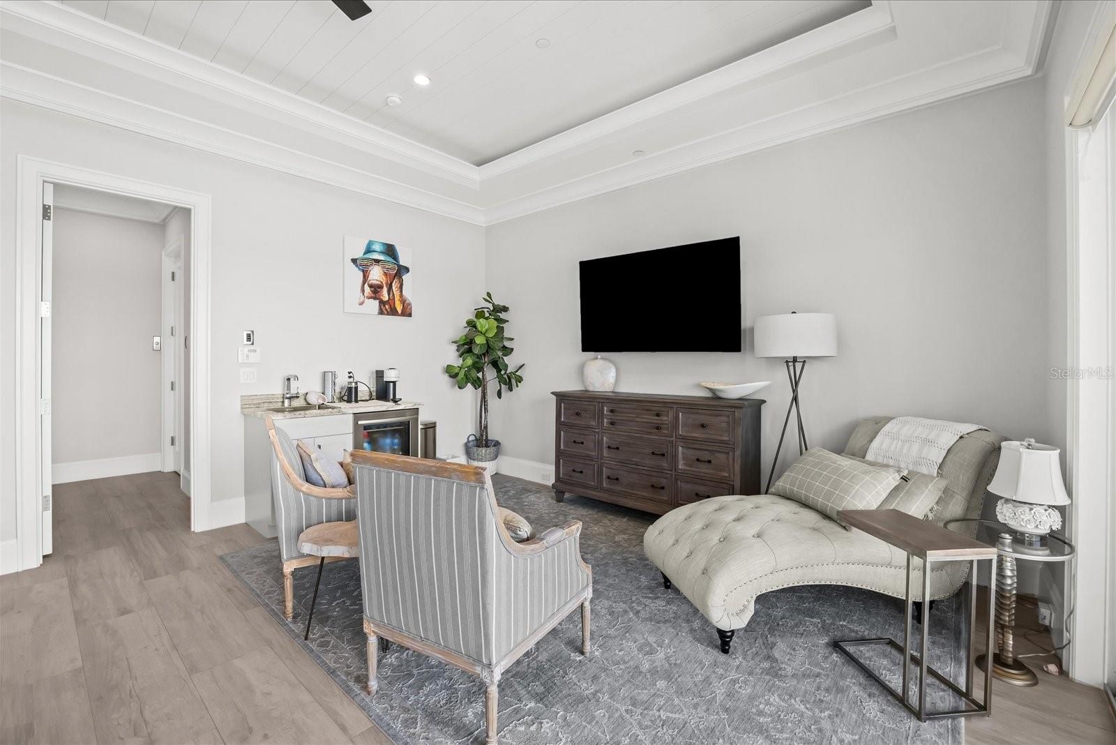Primary bedroom sitting area