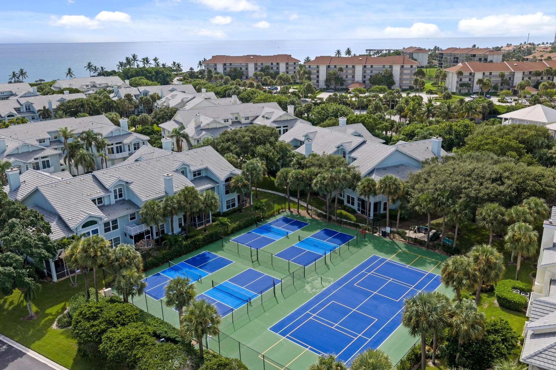 Community Tennis and Pickleball courts