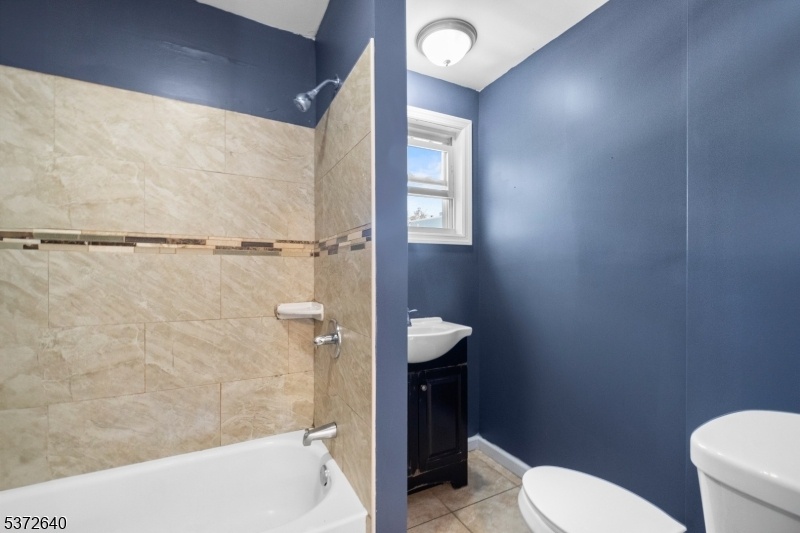 2nd Floor Bathroom