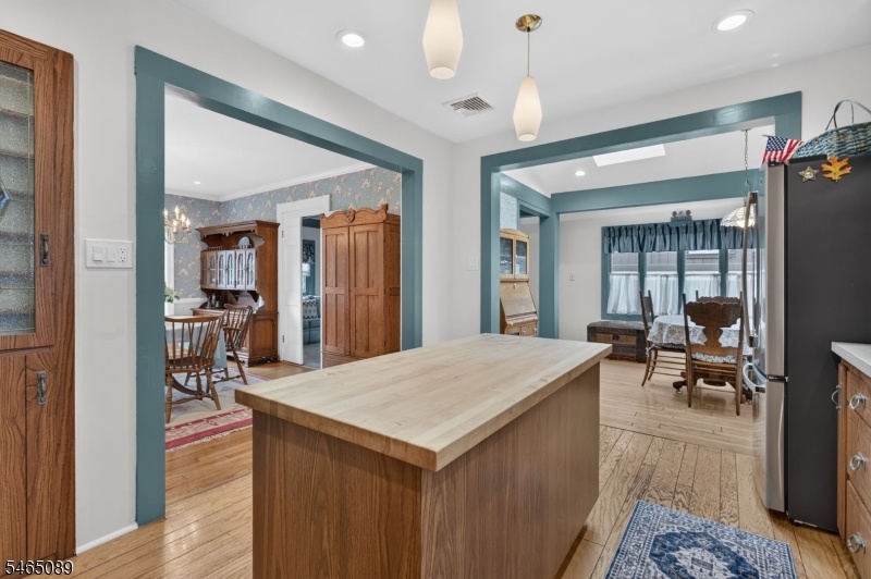 Kitchen to DR & Breakfast Nook