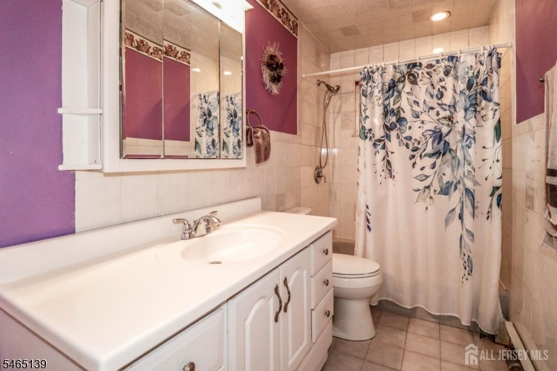 Main bath upper level