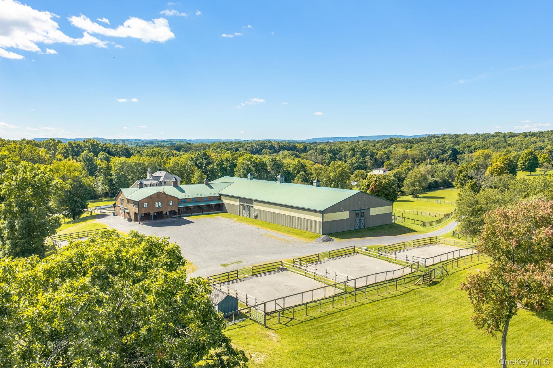 Barn, indoor, parking area and additional all season paddocks