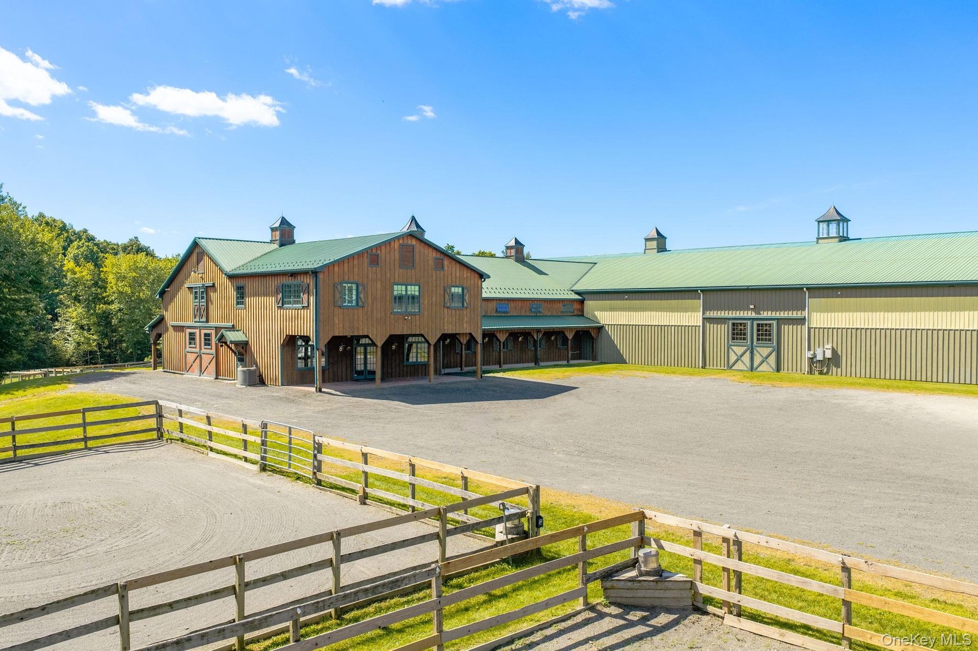 Parking Area, barn, indoor, and all season paddocks
