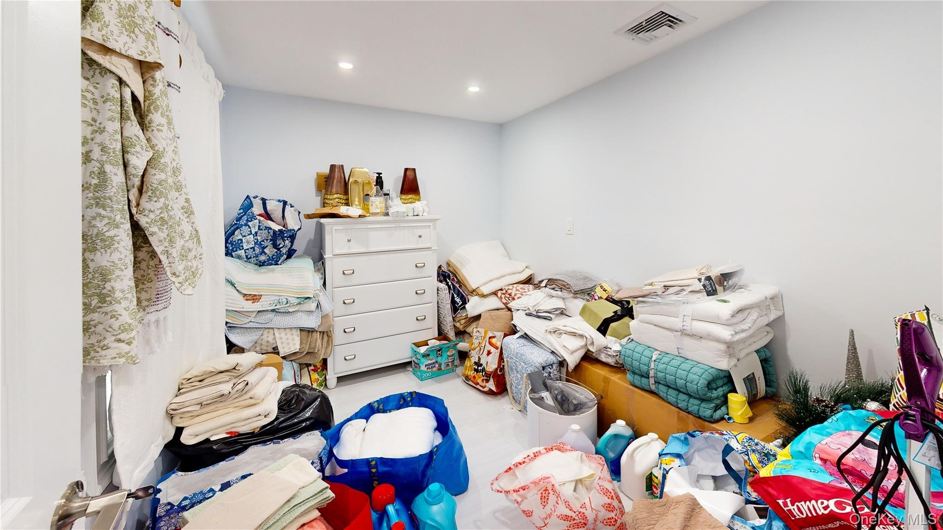 Bedroom currently used as storage