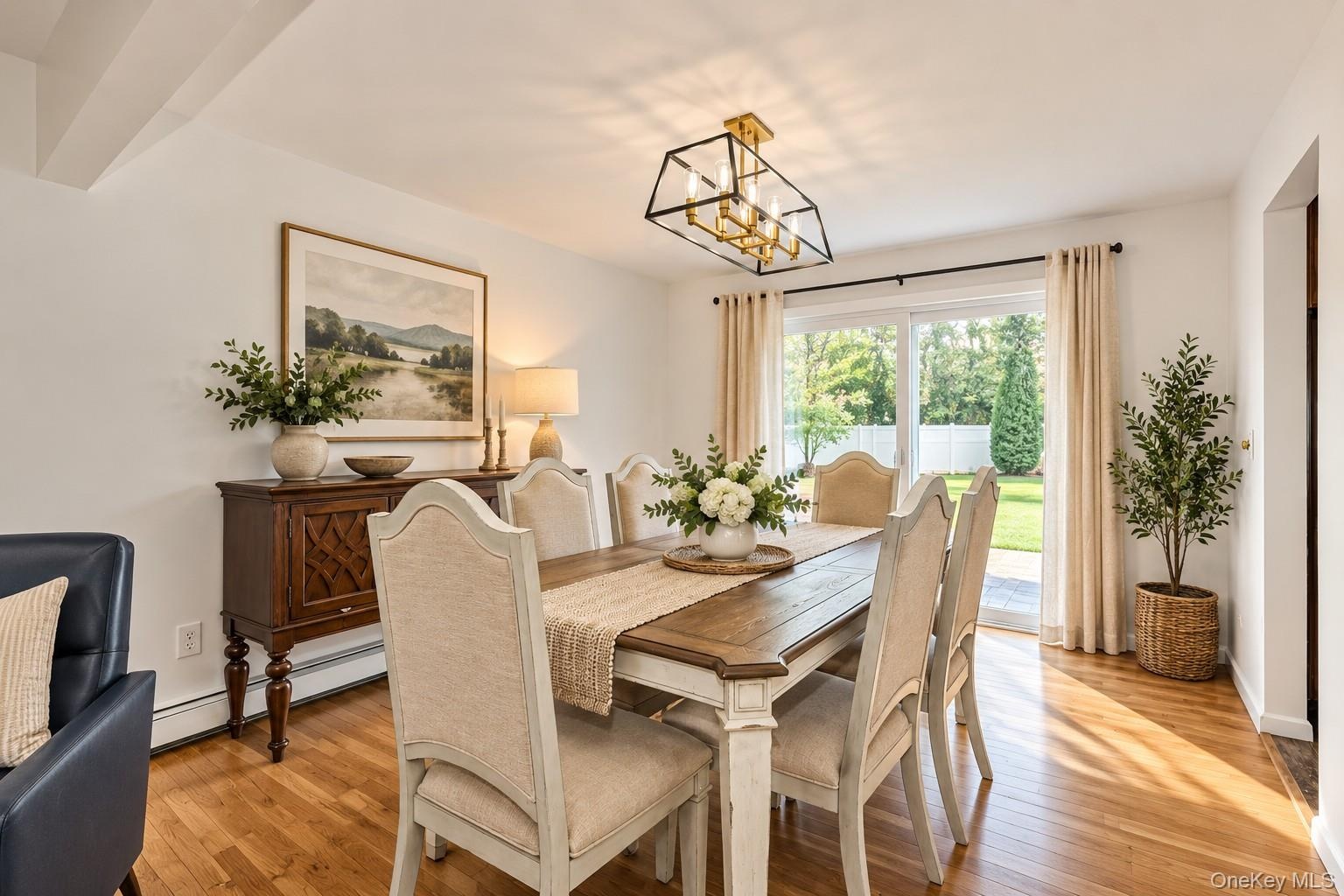 Virtually staged dining room