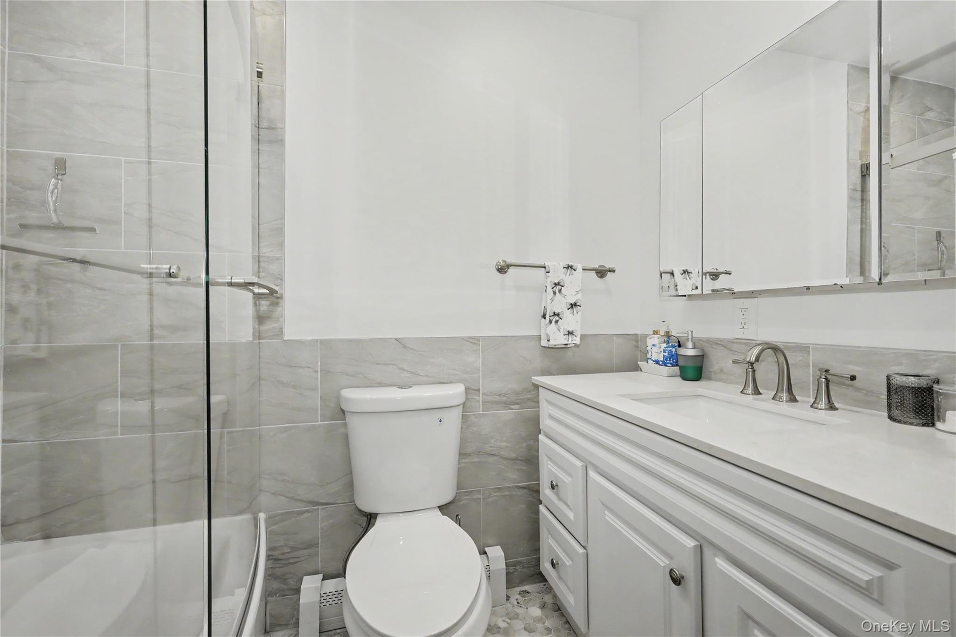 Full size bathroom