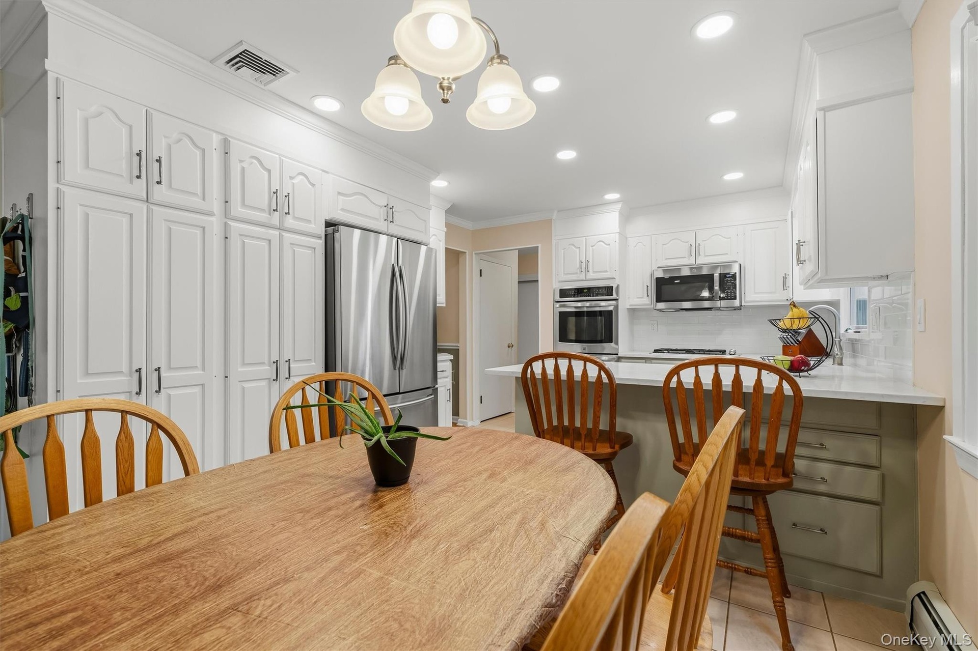 Eat-in Kitchen