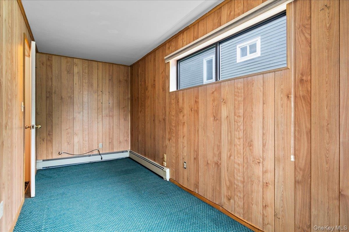 Flex room to make your own, Media room/playroom or gym