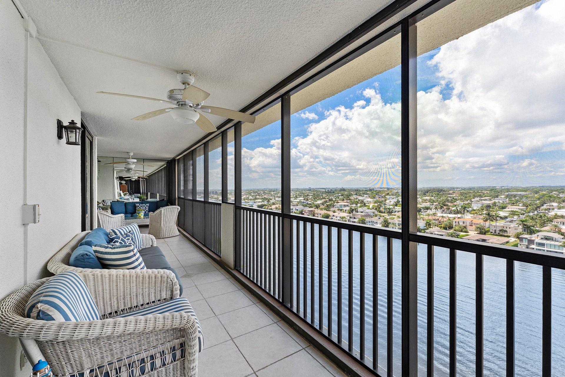 Huge balcony overlooking the Intracoastal!