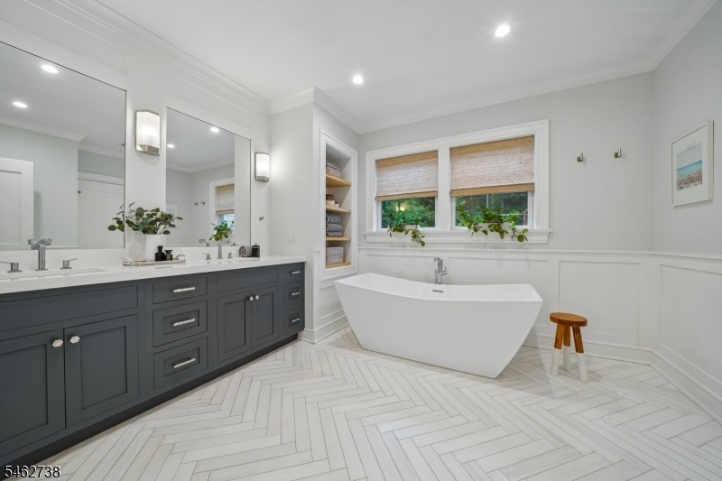 Fabulous Short Hills Colonial
