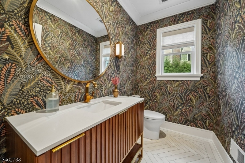 Fabulous Short Hills Colonial