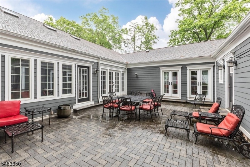 Patio/Courtyard