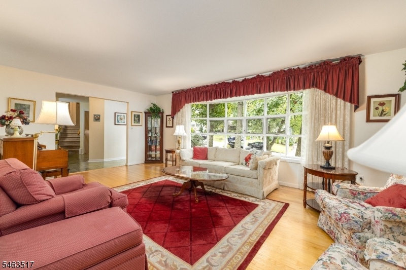Living Room (alternate view)