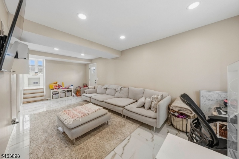2nd family room/den
