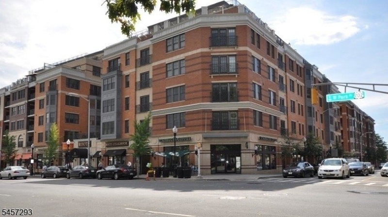 40 W. Park Place